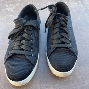 Parada black canvas sneakers